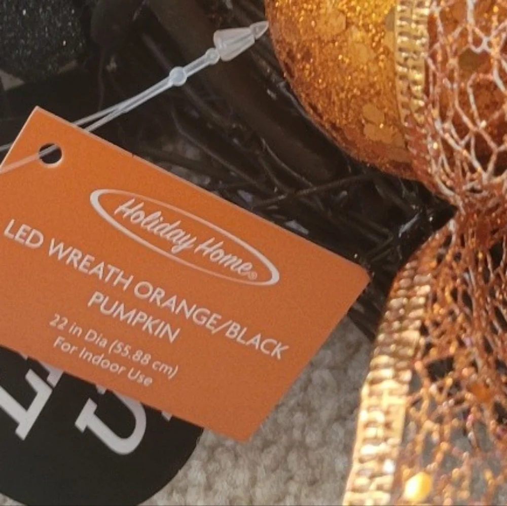 New Holiday Home LED Light up Fall Orange/Black Pumpkin Wreath HALLOWEEN